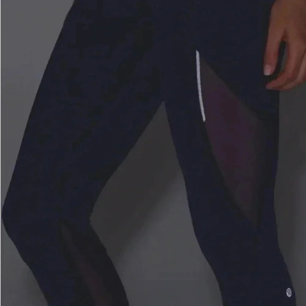lululemon Fast As Light Crops Size 4 - Picture 9 of 9